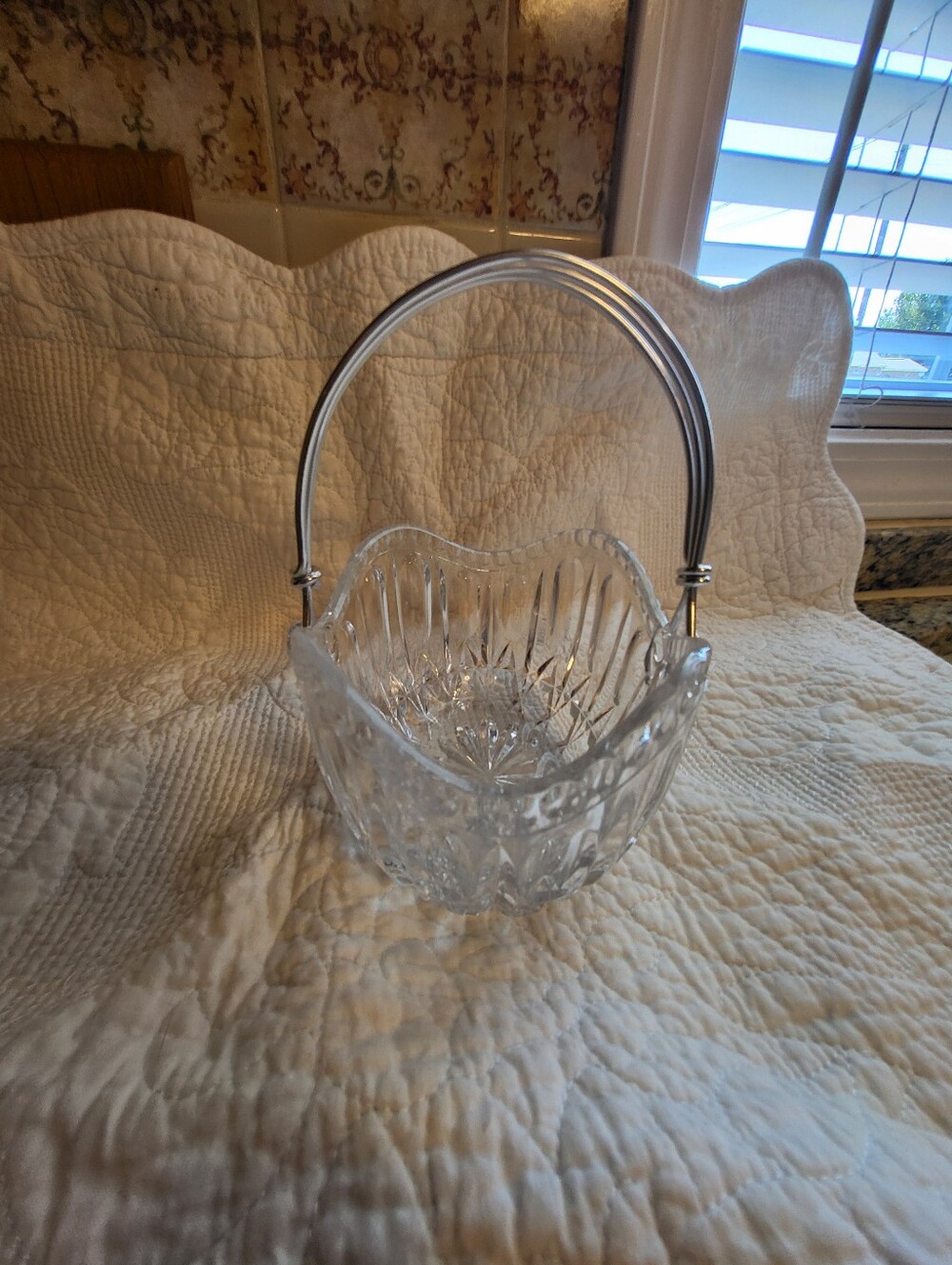 Cut Crystal 7 x 5.75 x 5 In.Basket with Silver-Tone Split Handle - Picture 2 of 8